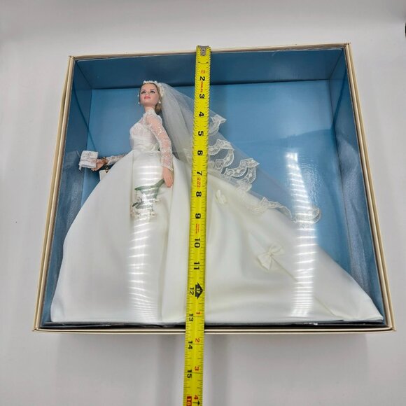 Barbie Grace Kelly The Bride Silkstone Collector Doll Gold Label T7942 2011 Matt - Picture 2 of 16